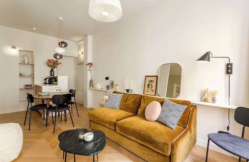 Strasbourg -Saint-Denis Apartment | Habitat Parisien - 1 BR A/C - Montorgueil Lune I