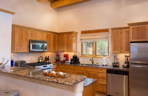 Tesuque Condo | Hacienda Artist Paradise - Luxury Villa with Mountain Views