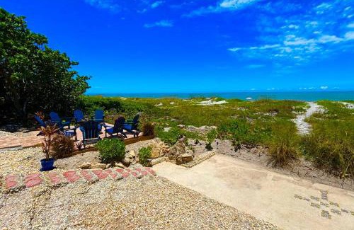 Cocoa Beach House | Hacienda by the Sea
