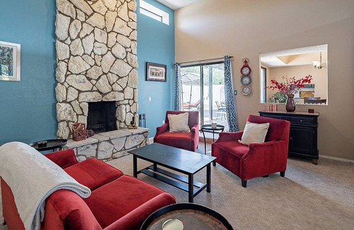 Catalina Madre House | Hacienda Encantada 3BD/2BA Pool & Hot Tub