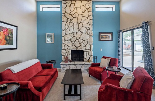 Catalina Madre House | Hacienda Encantada 3BD/2BA Pool & Hot Tub