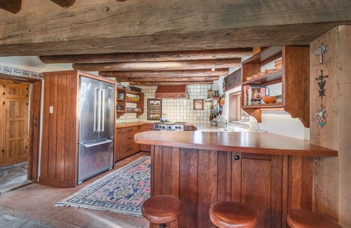 Historic Eastside House | Hacienda Rose - Historic East Side Adobe