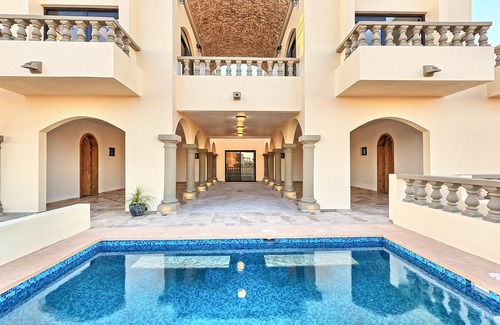 Las Conchas House | Hacienda Solis: Relax in luxury with ocean views from your private pool
