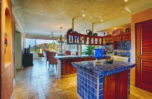 Romantic Zone Condo | Hacienda Styled ~ Spectacular Views | Pool | Walk to Beach