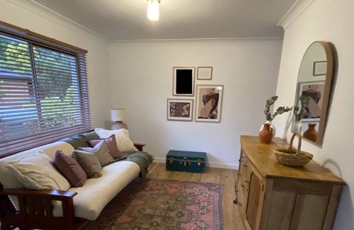 Wyongah House | HACIENDITA: Spacious and stylish home with huge entertaining backyard