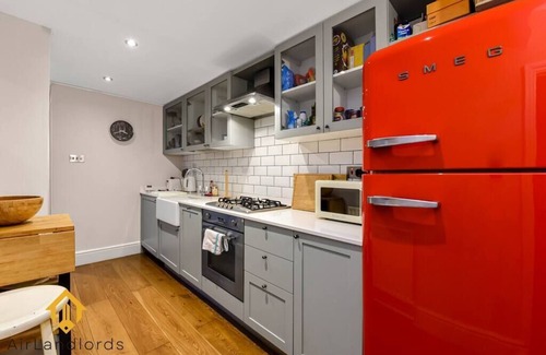 Dalston Apartment | Hackney Exclusive 1 bedroom Apartment in Hackney!