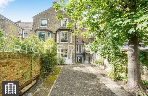 Clapton House | Hackney Guest Rooms | Spacious Double (RM5)