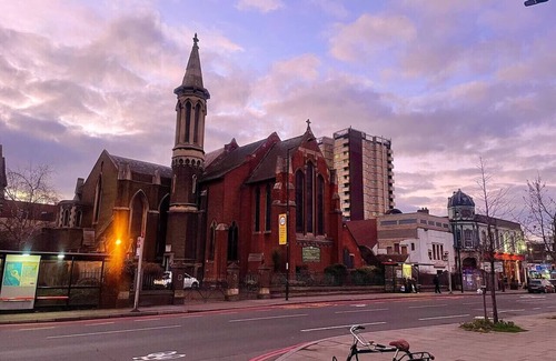 Leabridge House | Hackney Suites - Double En-suite Room (F3)
