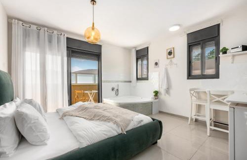 Yavne'el House | Hadas Villa Spa Yavne'el with Mamad by Sea N' Rent
