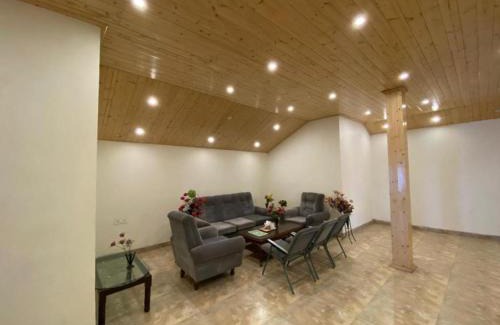 Manali Hotel | Hadimba Rock Hotel Manali