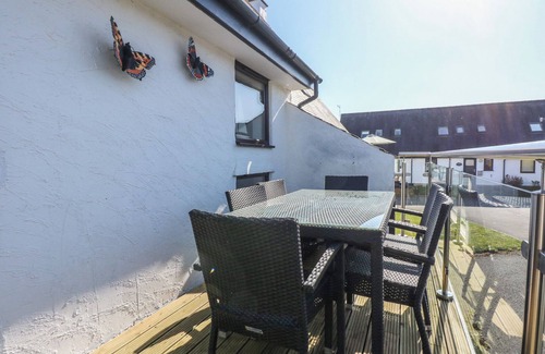 Abersoch Cottage | HAFAN BACH - 233 CAE DU, pet friendly, with a garden in Abersoch