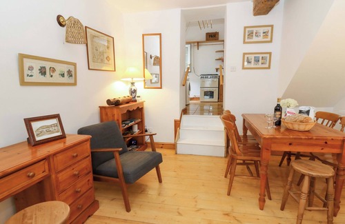 Aberystwyth Cottage | HAFAN FACH, pet friendly, character holiday cottage in Aberystwyth