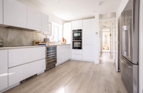 Rhosneigr Cottage | Hafan: Pet-friendly beach-front holiday cottage in Rhosneigr