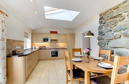 Talybont House | Hafod - Two Bedroom House, Sleeps 4