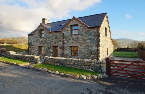 Talybont House | Hafod - Two Bedroom House, Sleeps 4