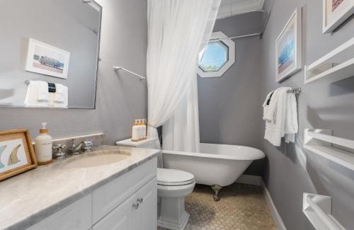 Haile Plantation House | Haile Village Hideaway 3 Beds with Crib and Hot Tub Near UF