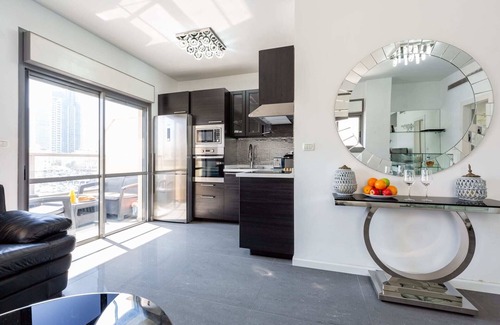Kerem HaTeimanim Apartment | Hakovshim Miroir - Two Bedroom Apartment, Sleeps 4