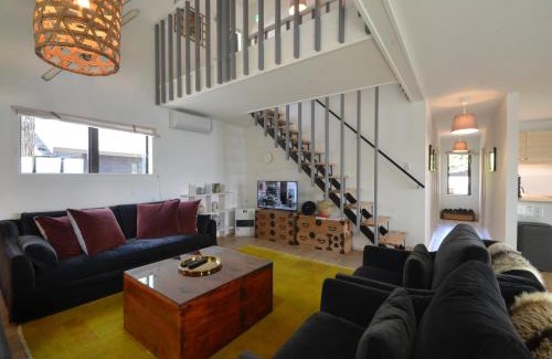 Hokujo Ski Chalet | Hakuba Loftet- Luxury Japanese Scandinavian villa