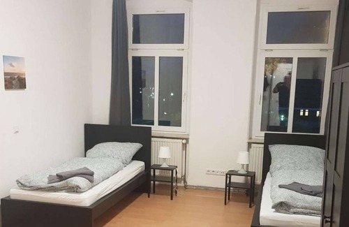 Halle Apartment | HAL04 cozy flat with TV & WiFi in Halle