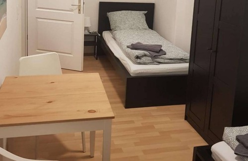 Halle Apartment | HAL04 cozy flat with TV & WiFi in Halle