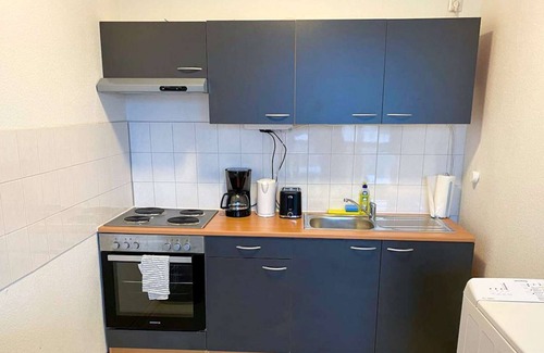 Stadtbezirk West Apartment | HAL12 cozy flat with TV & WLAN in Halle
