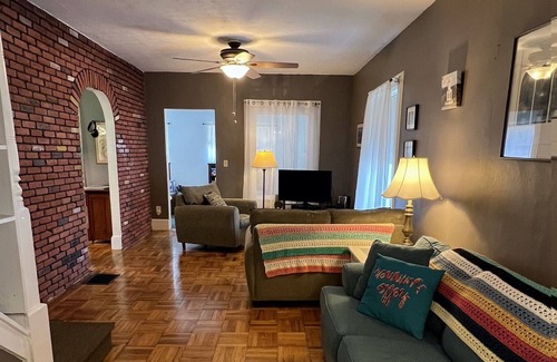 Oneonta House | Halcyon 5 minutes to All Star, Quiet Oneonta setting, near college + restaurants