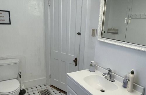 Oneonta House | Halcyon 5 minutes to All Star, Quiet Oneonta setting, near college + restaurants
