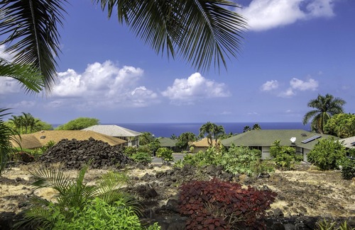 Kailua-Kona House | Hale Alaula - Ocean View: Private Home Near Kona Town w/Spa, AC, Spacious Lanai