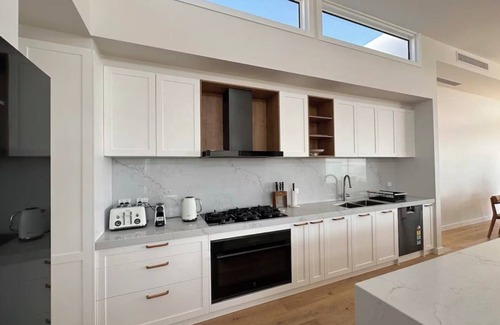 Kahuku House | Hale Aloha - AC, Beachfront
