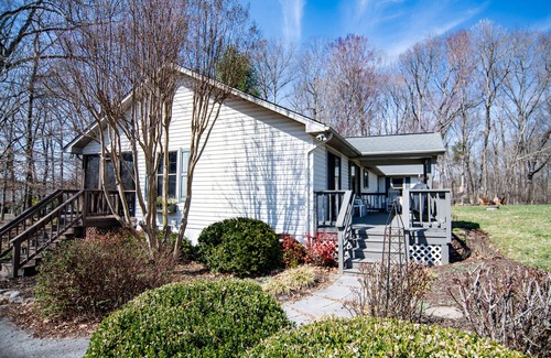 Mineral House | Hale Aloha at Lake Anna