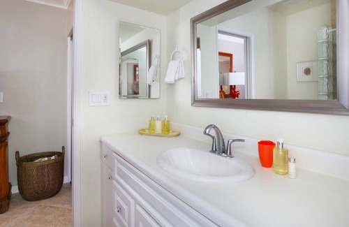 Wailua House Lots Condo | Hale Awapuhi 1B By Parrish Kauai - oceanfront & AC great family value
