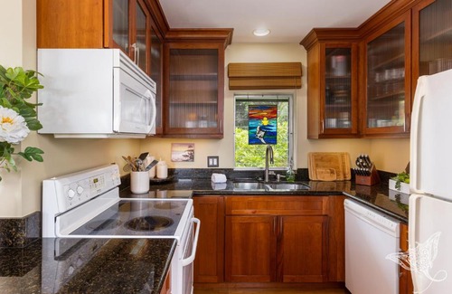 Keauhou Apartment | Hale Hahalua - Serenity and Ocean Views in Kailua-Kona at Keauhou Akahi above Keauhou Bay
