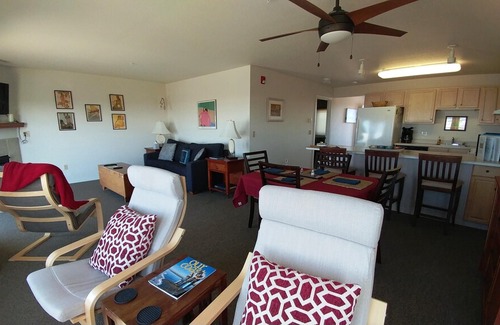 Long Beach Apartment | Hale Kai - Breathtaking ocean view!
