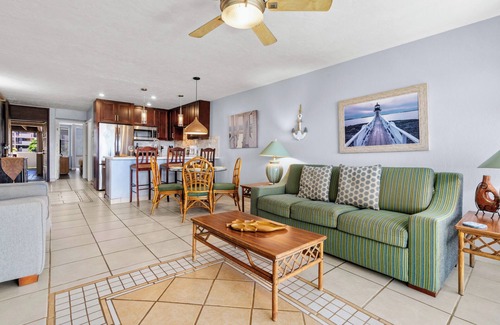 Kihei Condo | Hale Kamaole 208 - Relax and Enjoy Your Beautiful Ocean View Suite