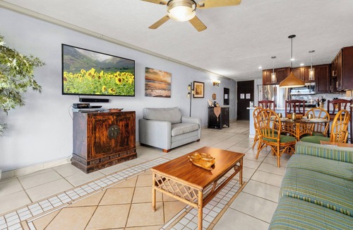 Kihei Condo | Hale Kamaole 208 - Relax and Enjoy Your Beautiful Ocean View Suite