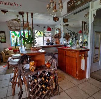 Hilo House | Hale Kawehi BnB Guesthouse