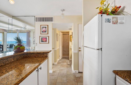 Kailua-Kona Condo | Hale Kona Kai 213 - Absolute Oceanfront Condo in Town - Big Wrap Around Lanai