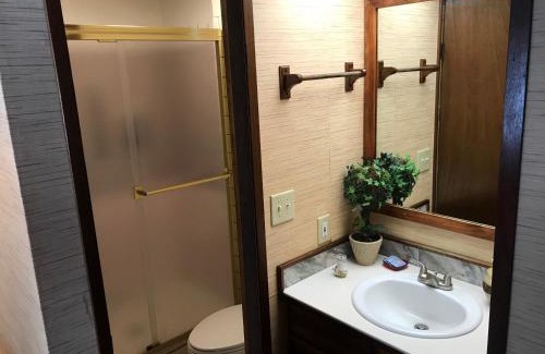Kailua-Kona Hotel | Hale Maluhia Country Inn