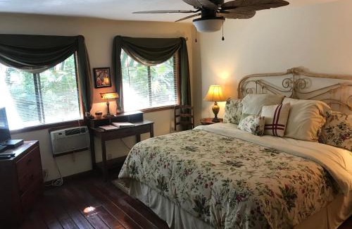 Kailua-Kona Hotel | Hale Maluhia Country Inn