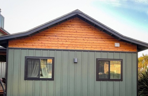 Yachats Cottage | Hale Nalu " House of the Waves ": 2-bedroom ocean view cottage in Yachats