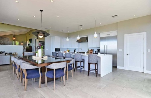Kaanapali House | HALE NUI Luxury Retreat 5BD w Private Pool Hot Tub