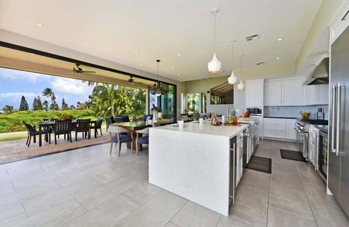Kaanapali House | HALE NUI Luxury Retreat 5BD w Private Pool Hot Tub