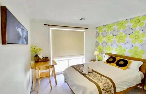 Sanctuary Lakes House | Halen's hourse