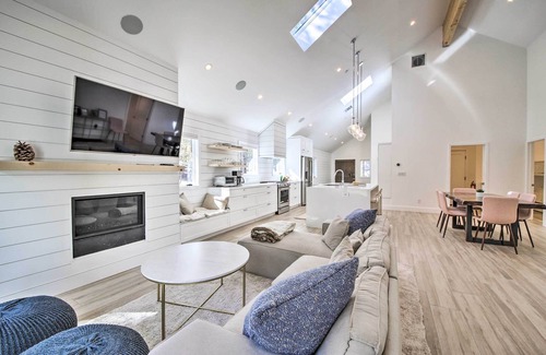 Big Bear Lake House | Half-Mi to Big Bear Lake: Modern Home w/Deck