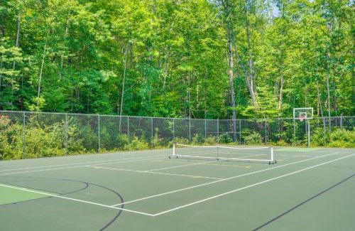 Campton Apartment | half Mi to Campton Mtn Resort-Style Condo