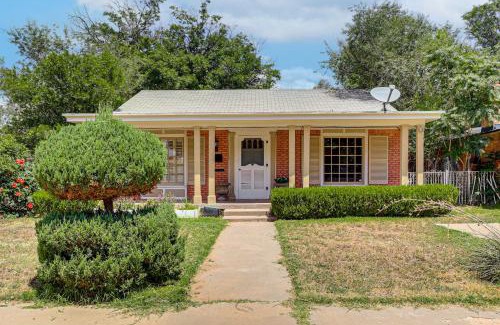 South Overton House | Half-Mi to Campus! Lubbock Home with Fenced Yard