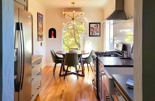 Old Southwest Cottage | Half-Mi to Riverwalk: Midtown Reno Oasis!