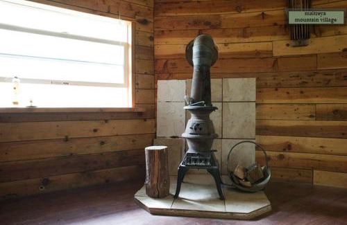 Gasquet House | Half Moon Cabin at Sustainable Ecovillage