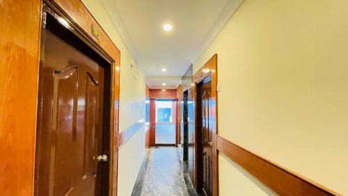 Thousand Lights Hotel | HALF MOON INN