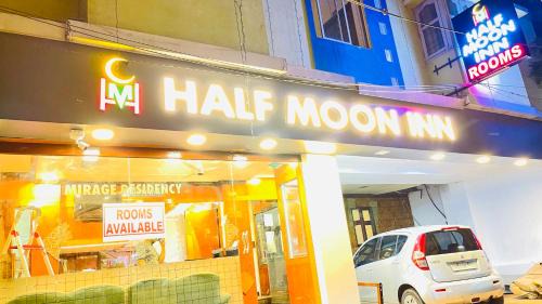 Thousand Lights Hotel | HALF MOON INN